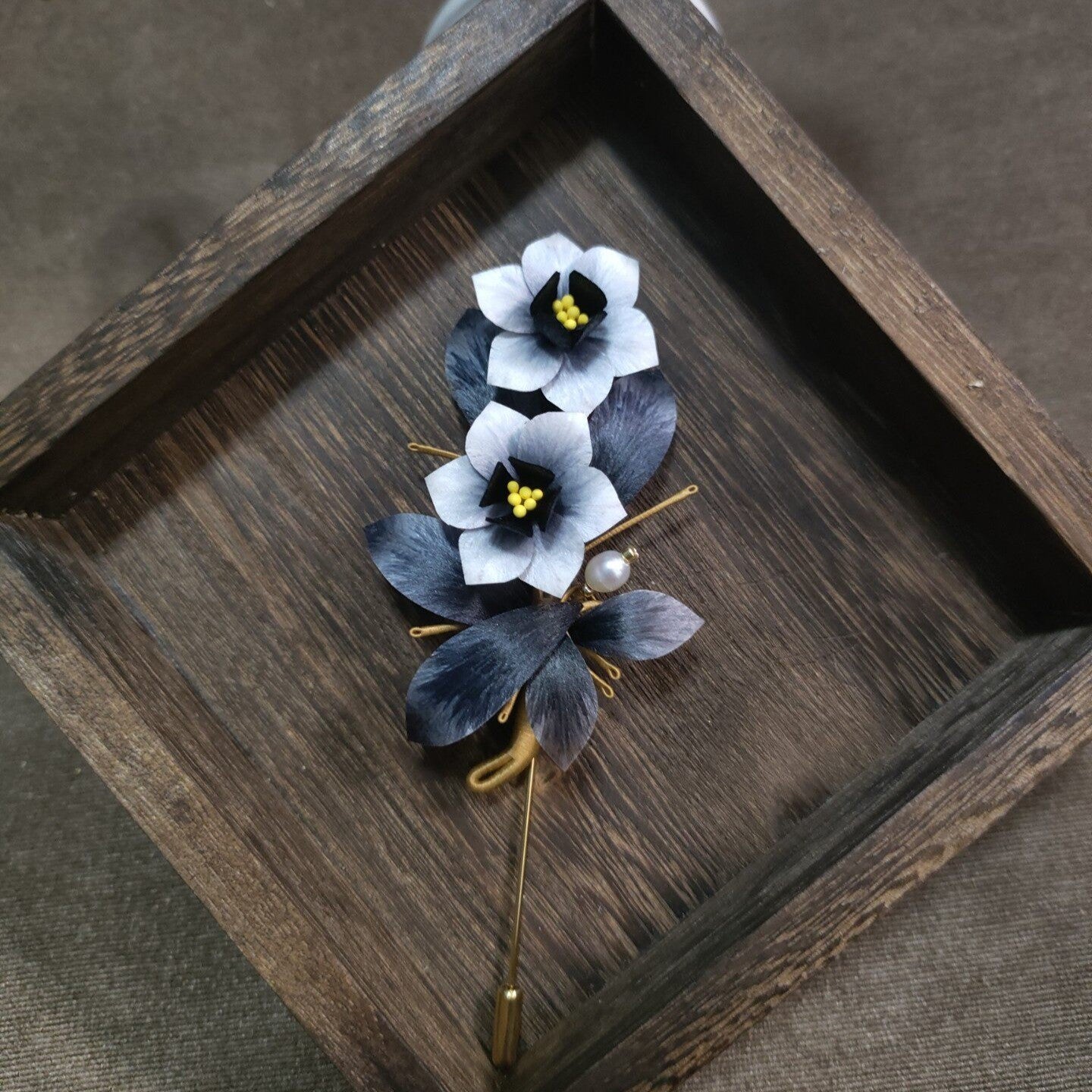 Handmade Ronghua Narcissus Brooch - Wedding & Daily