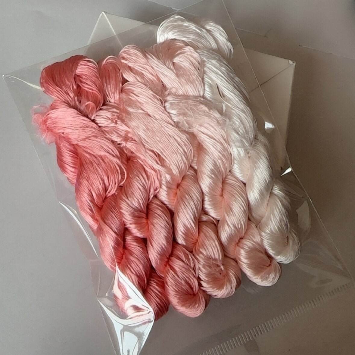 80m Suzhou Embroidery Untwisted Mulberry Silk Thread(#114橘粉  80m*5)