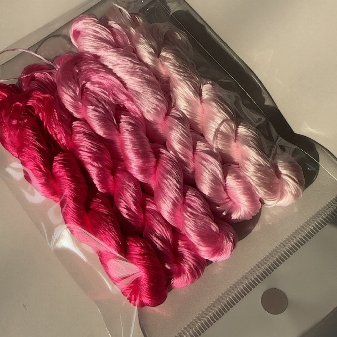 80m Suzhou Embroidery Untwisted Mulberry Silk Thread(#39   80m*5)