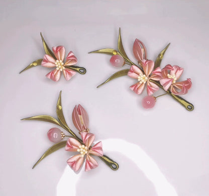 Fangfei Handmade Brooch - Silk Brooch(Chanhua)