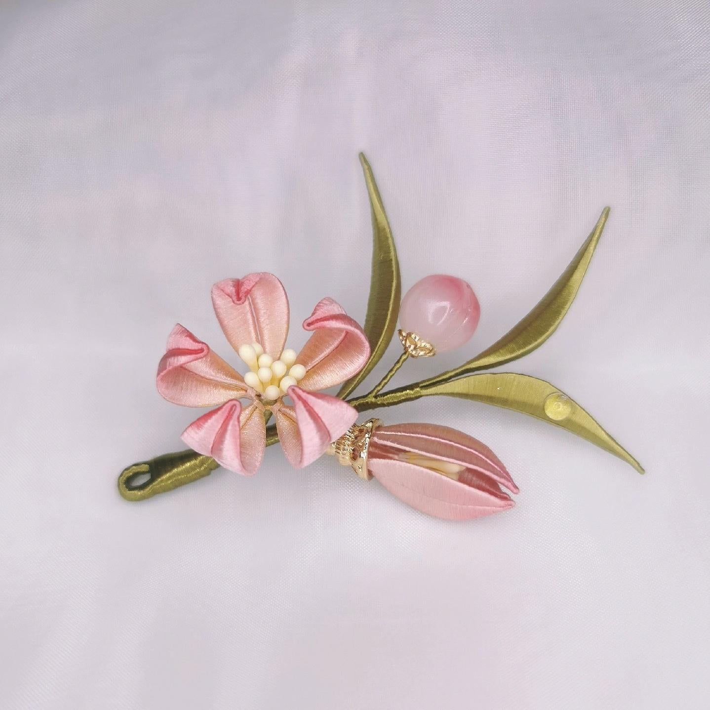 Fangfei Handmade Brooch - Silk Brooch(Chanhua)