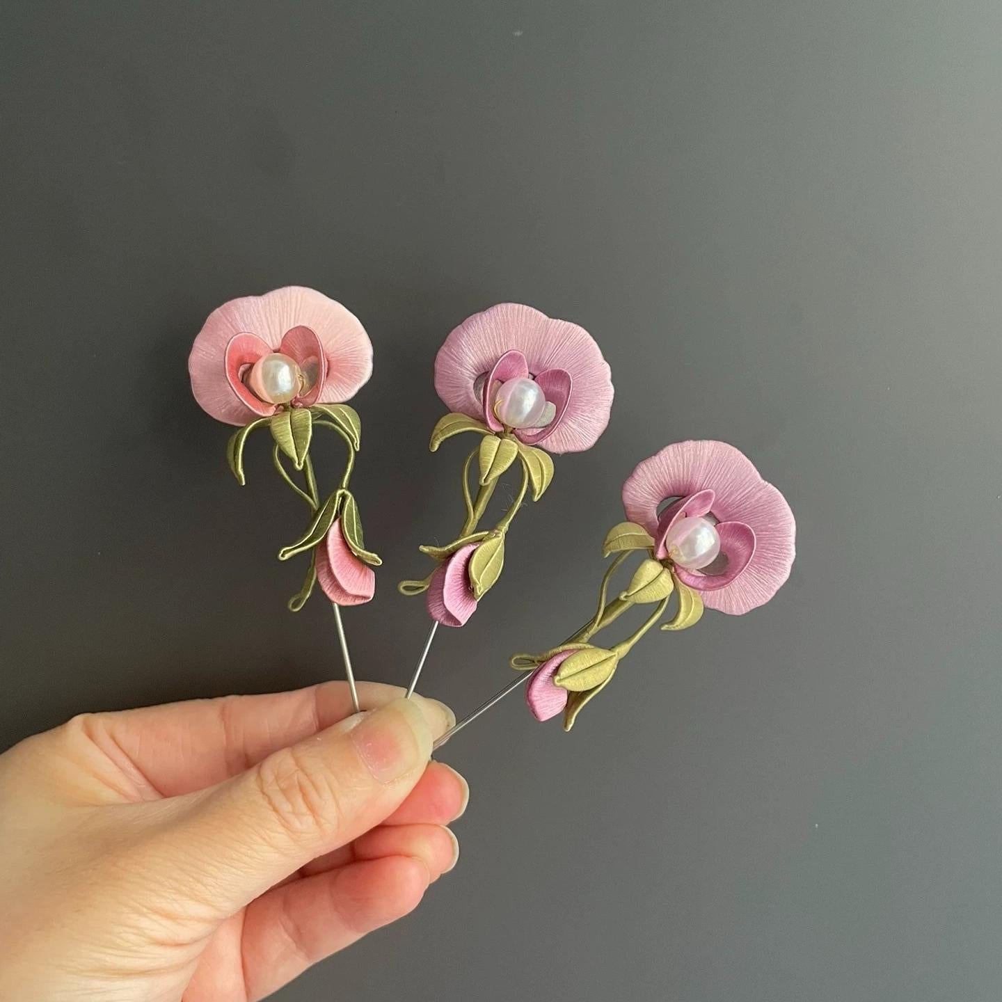 Pea Flower Handmade Brooch - Silk Brooch(Chanhua)