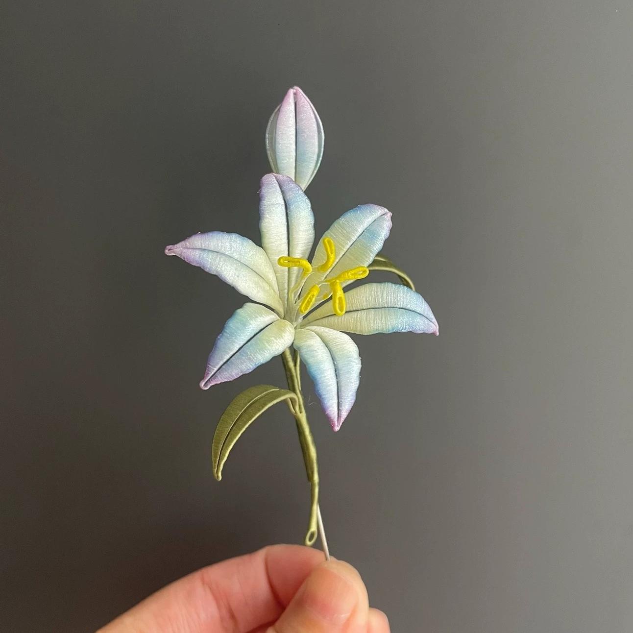 Lily Handmade Brooch - Silk Brooch(Chanhua)