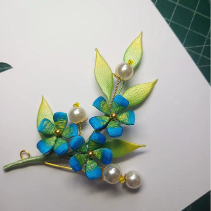 Blue And Green Flower Handmade Brooch - Silk Brooch(Chanhua)