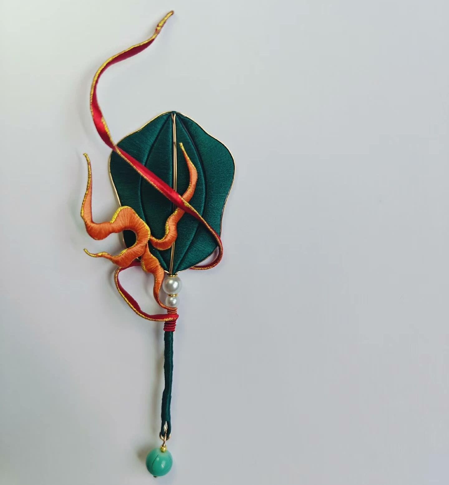 Flame Banana Fan Handmade Brooch - Silk Brooch(Chanhua)