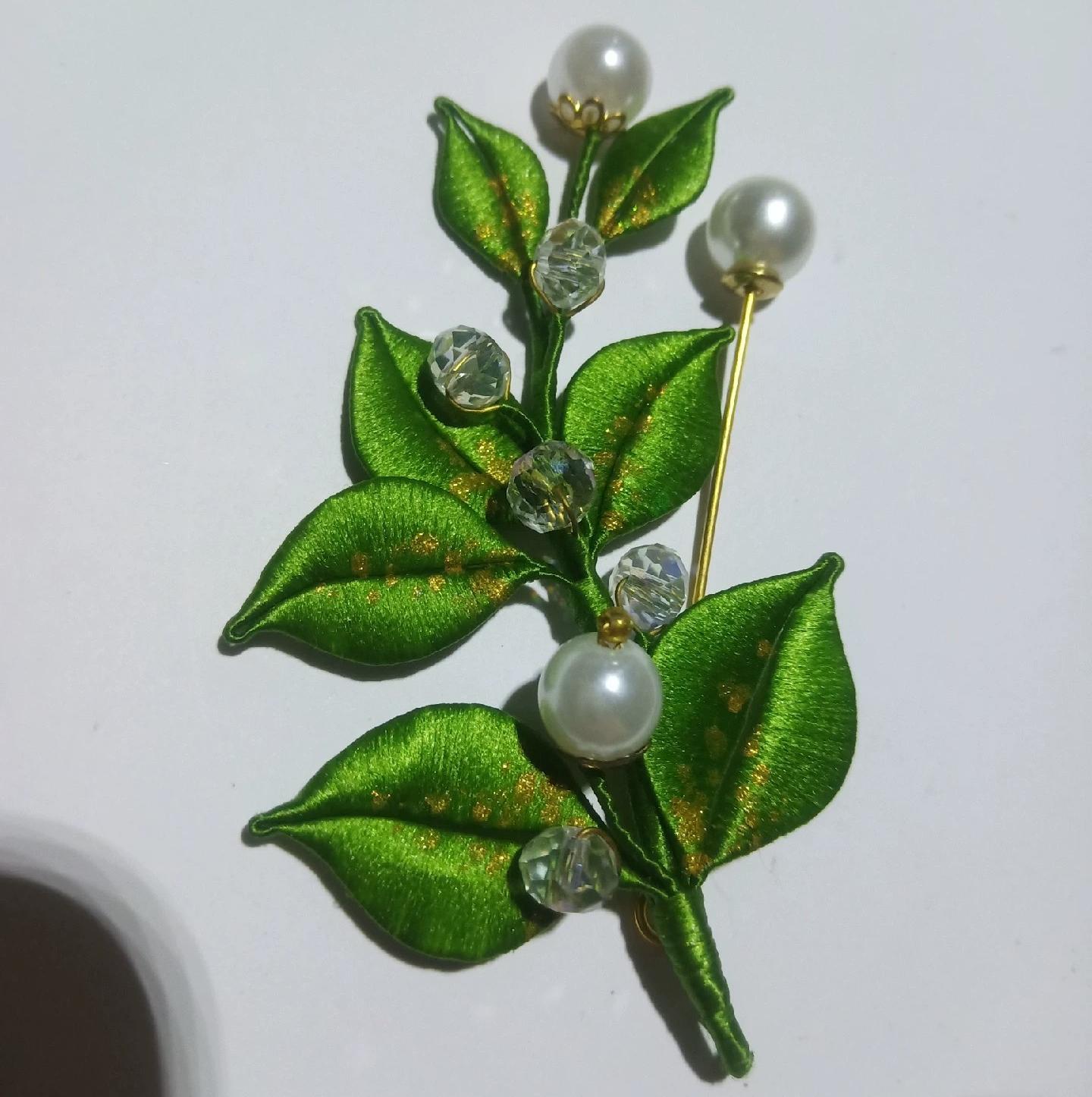 Eucalyptus Leaves Handmade Brooch - Silk Brooch(Chanhua)