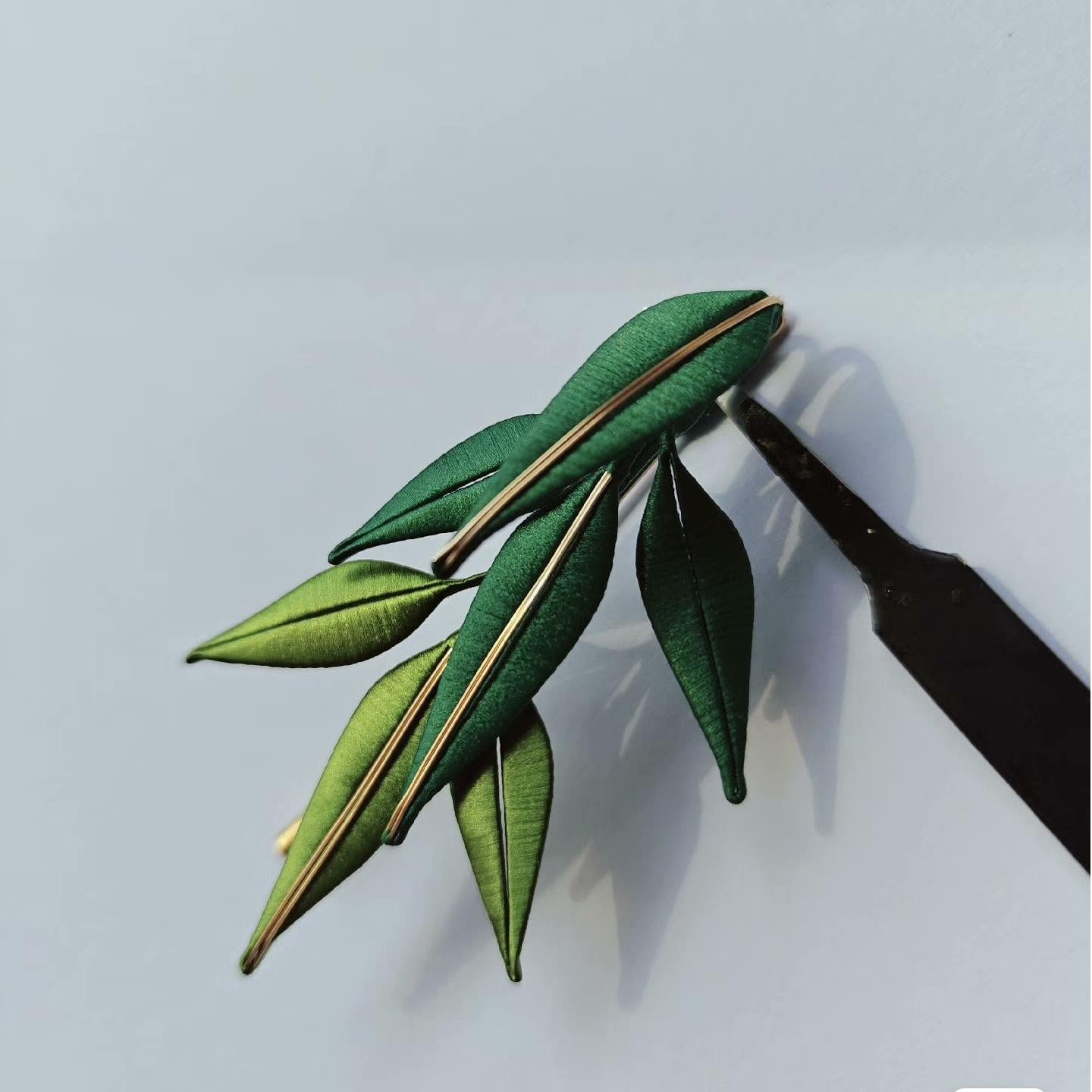 Bamboo Leaves Handmade Brooch - Silk Brooch(Chanhua)