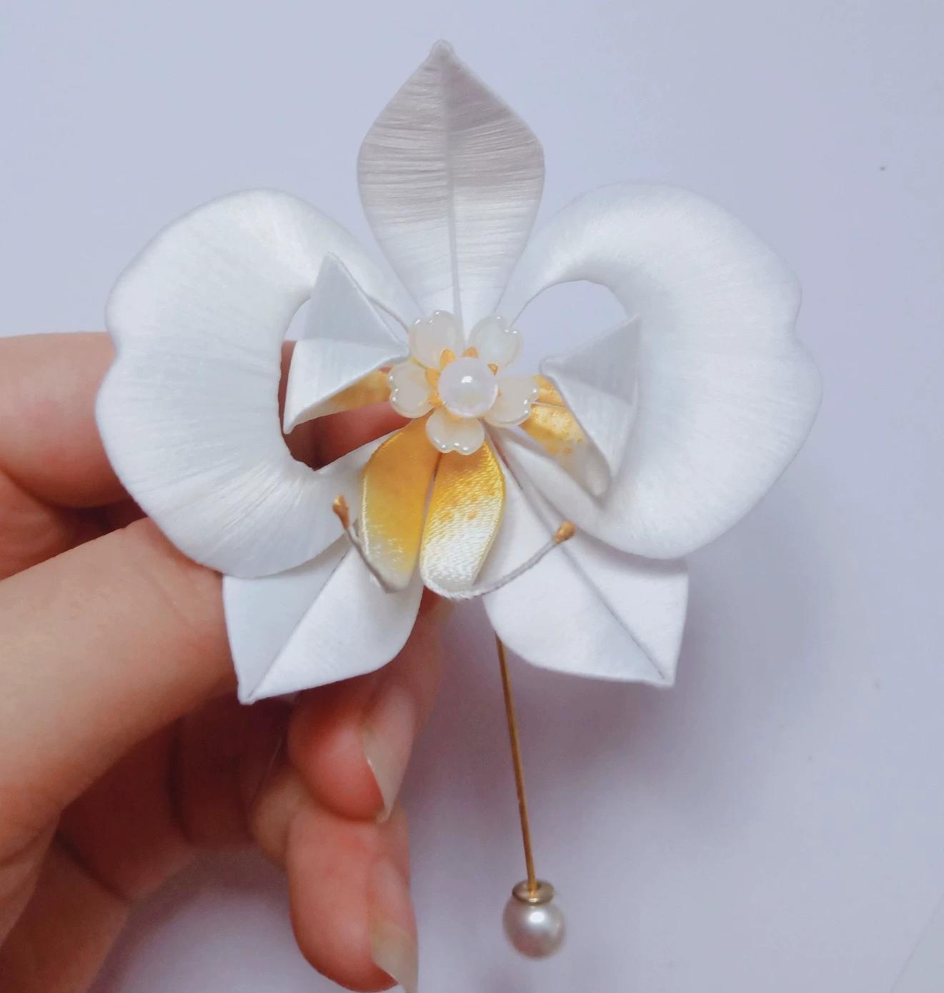 Moth Orchid Handmade Brooch - Silk Brooch(Chanhua)