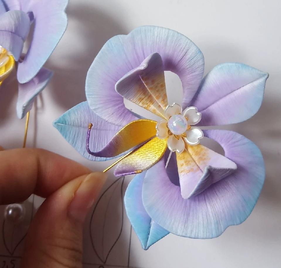 Moth Orchid Handmade Brooch - Silk Brooch(Chanhua)