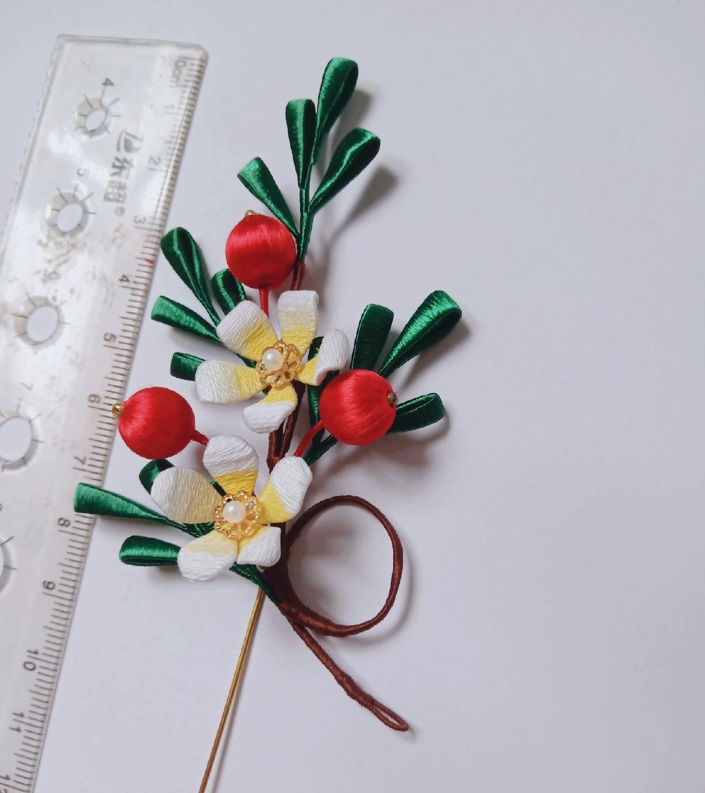 Pine Needle Handmade Brooch - Silk Brooch(Chanhua)