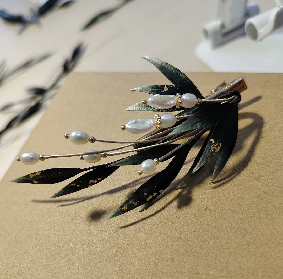 Black Leaves Bespoke Hairclip - Silk Hairclip(Ronghua)