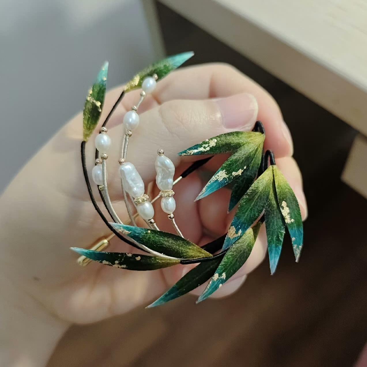 Green Leaves Bespoke Brooch - Silk Brooch(Ronghua)