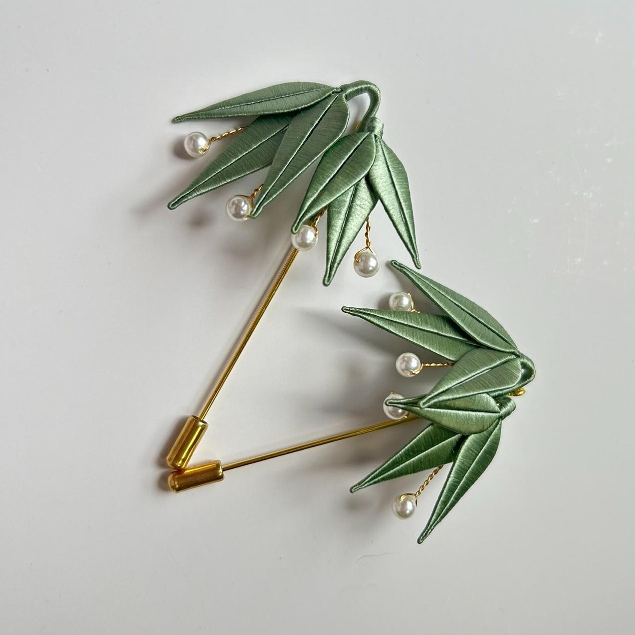 Bamboo Leaf Handmade Brooch - Silk Brooch(Chanhua)