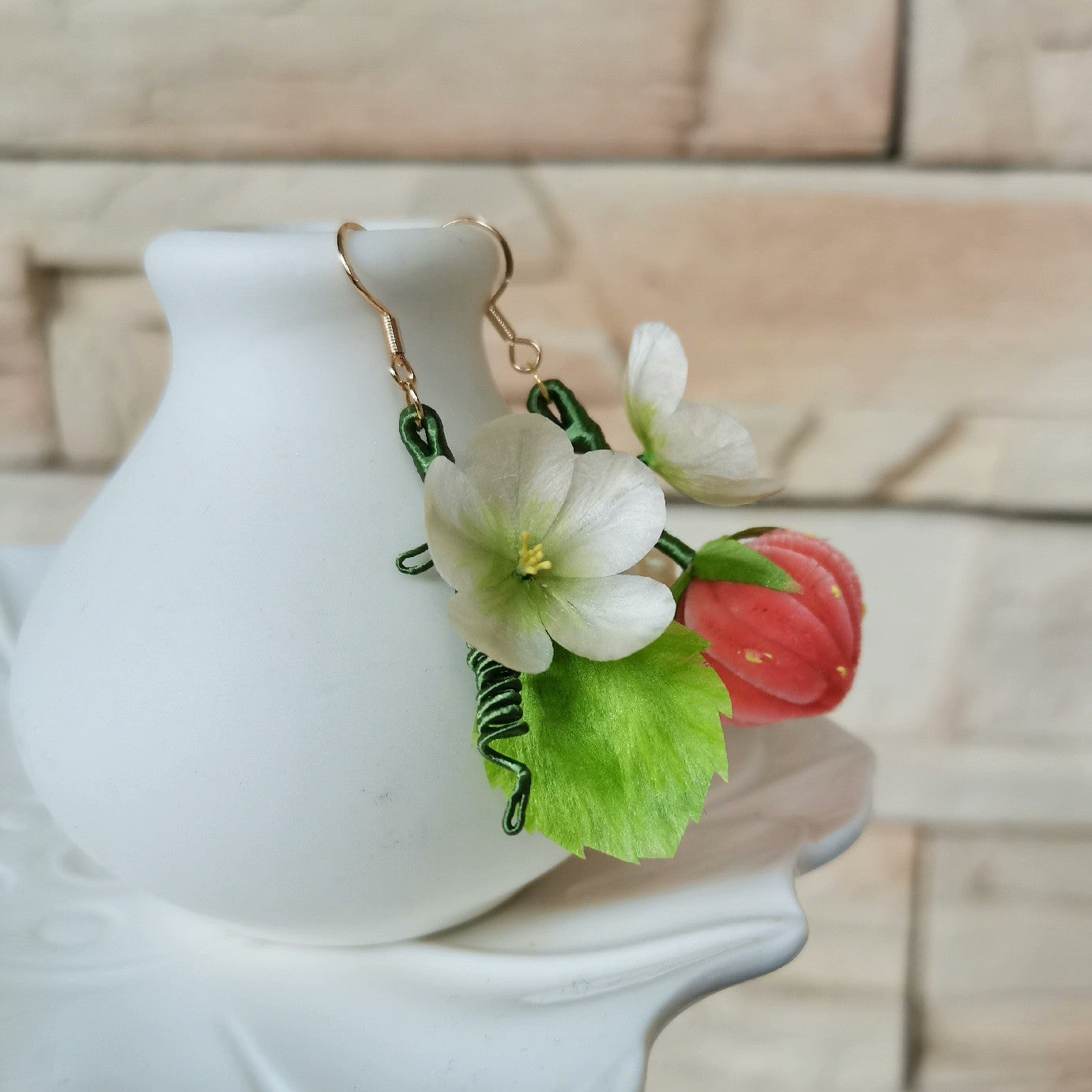 Strawberry Bespoke Earrings - Silk Earrings(Ronghua)