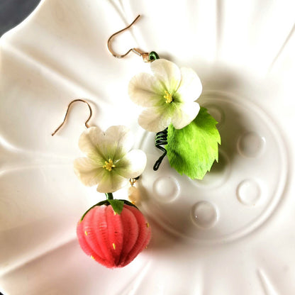 Strawberry Bespoke Earrings - Silk Earrings(Ronghua)