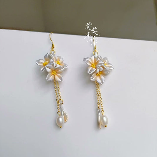 Handcrafted Chanhua Floral Dangle Earrings - 925 Silver & Natural Freshwater Pearl