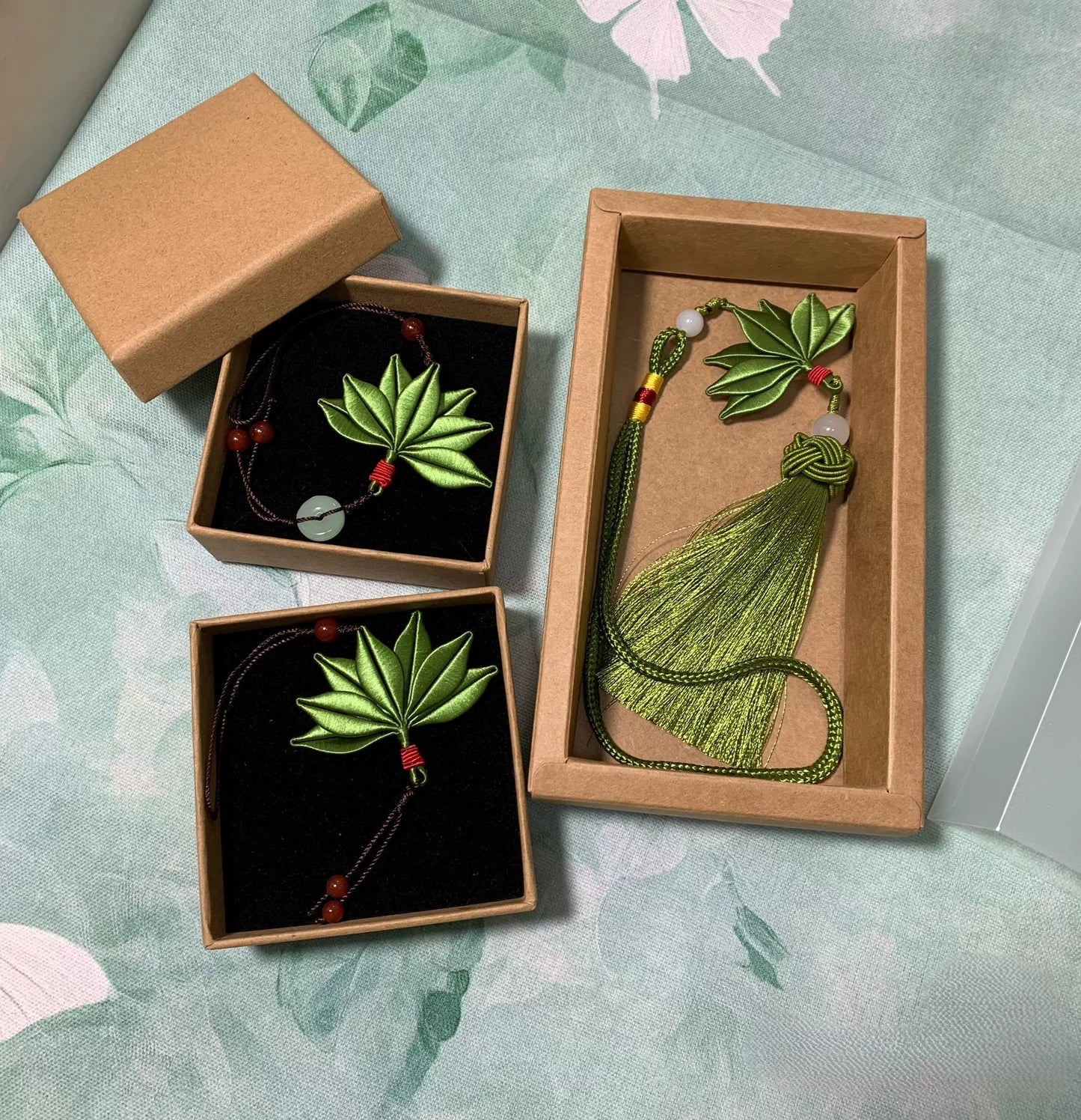 Handmade Chanhua Yuzu Leaf Hanging Charm - Thread Leaf Tassel Pendant