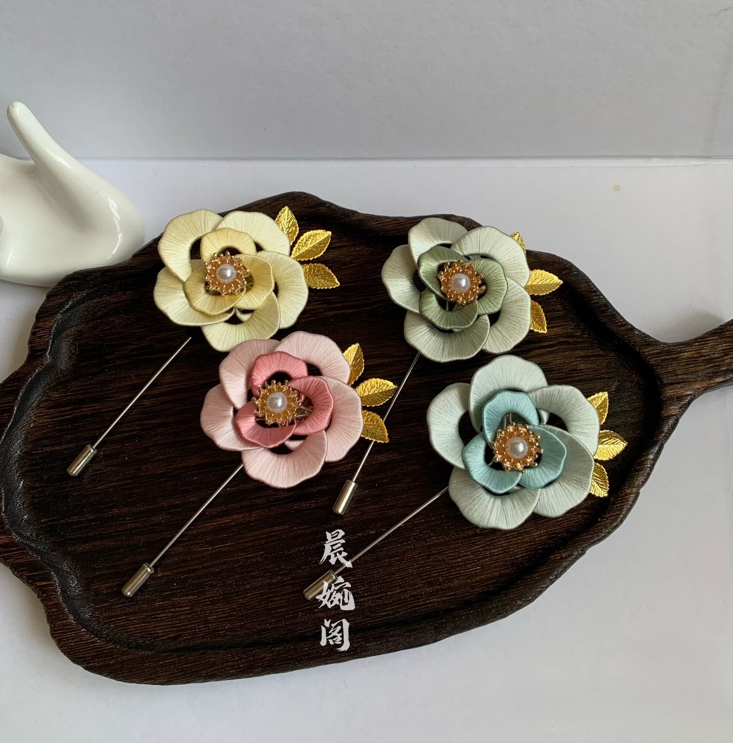 Handmade Chanhua Rose Brooch - Thread Rose Flower Pin