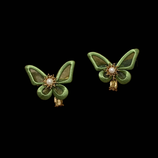 Handmade Chanhua Green Butterfly Brooch - Thread Butterfly Pin with Pearl Center