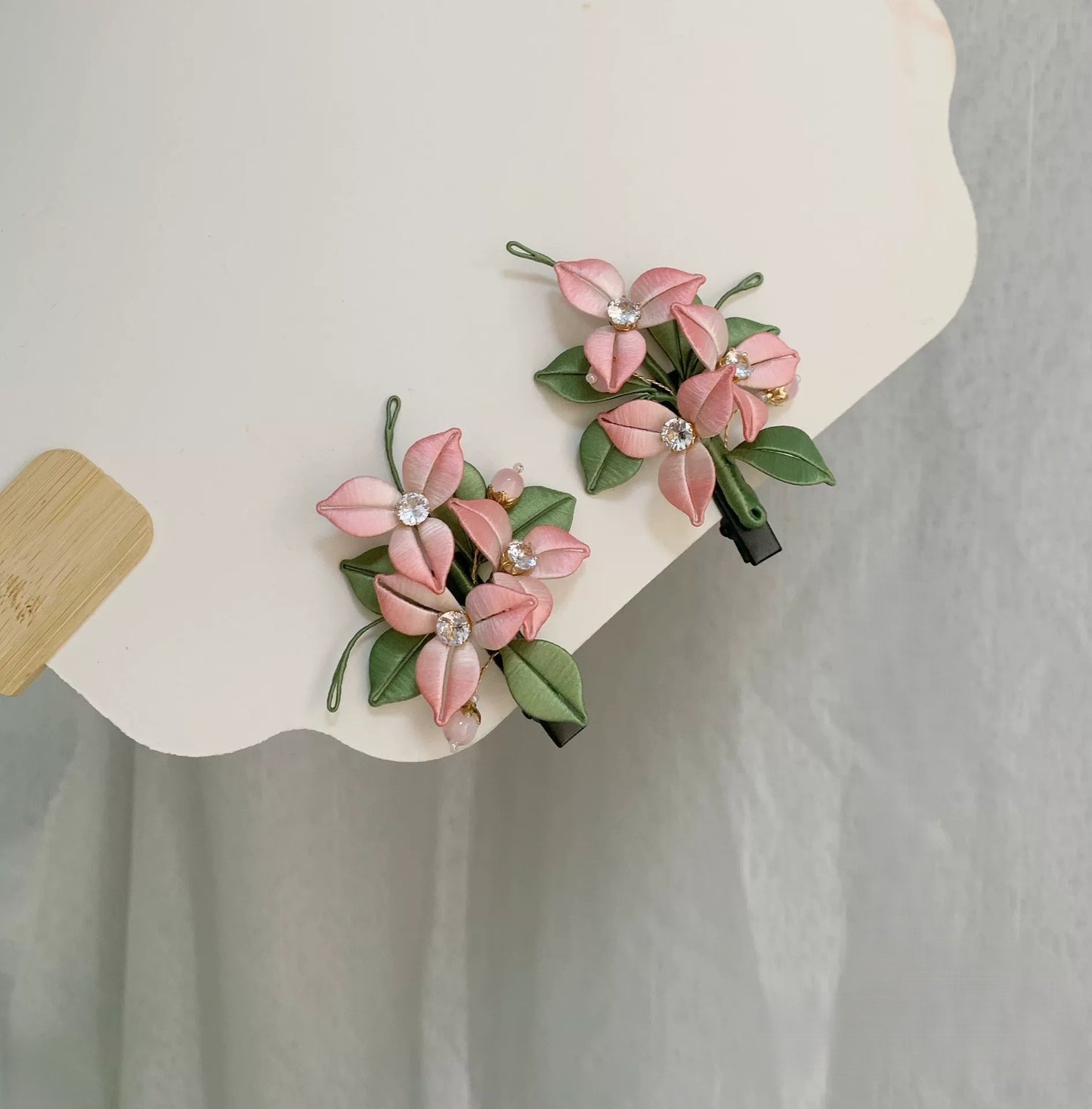 Handmade Chanhua Bougainvillea Hair Comb - Thread Flower Hair Accessory