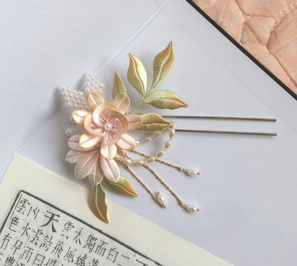 Handmade Chanhua Flower & Leaf Hairpin - Pink Blossom with Pearl Chain