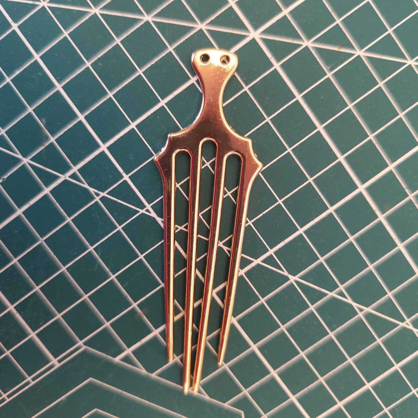 Trident Metal Hair Fork | DIY Hairpin Finding & Vintage Updo Comb
