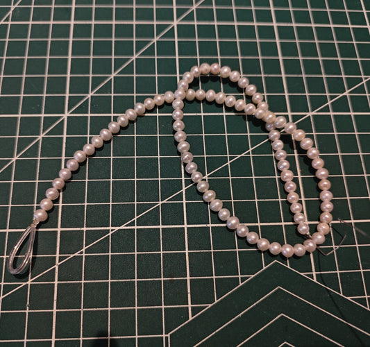 Natural Freshwater Pearl Strand, 4.5mm Round Beads, 39.5cm