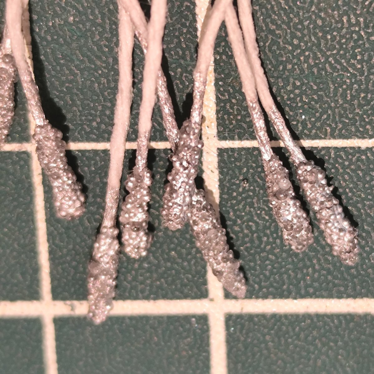 Long Tipped, Metallic-Coated Flower Stamens - Single Color Craft Supplies (10-12g Pack)