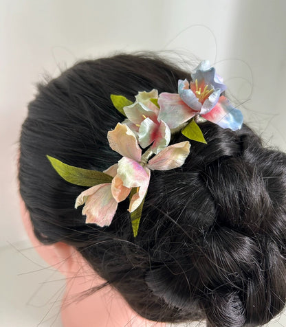 Handmade Gradient Color Iris Flower Hair Comb in Natural Silk Thread