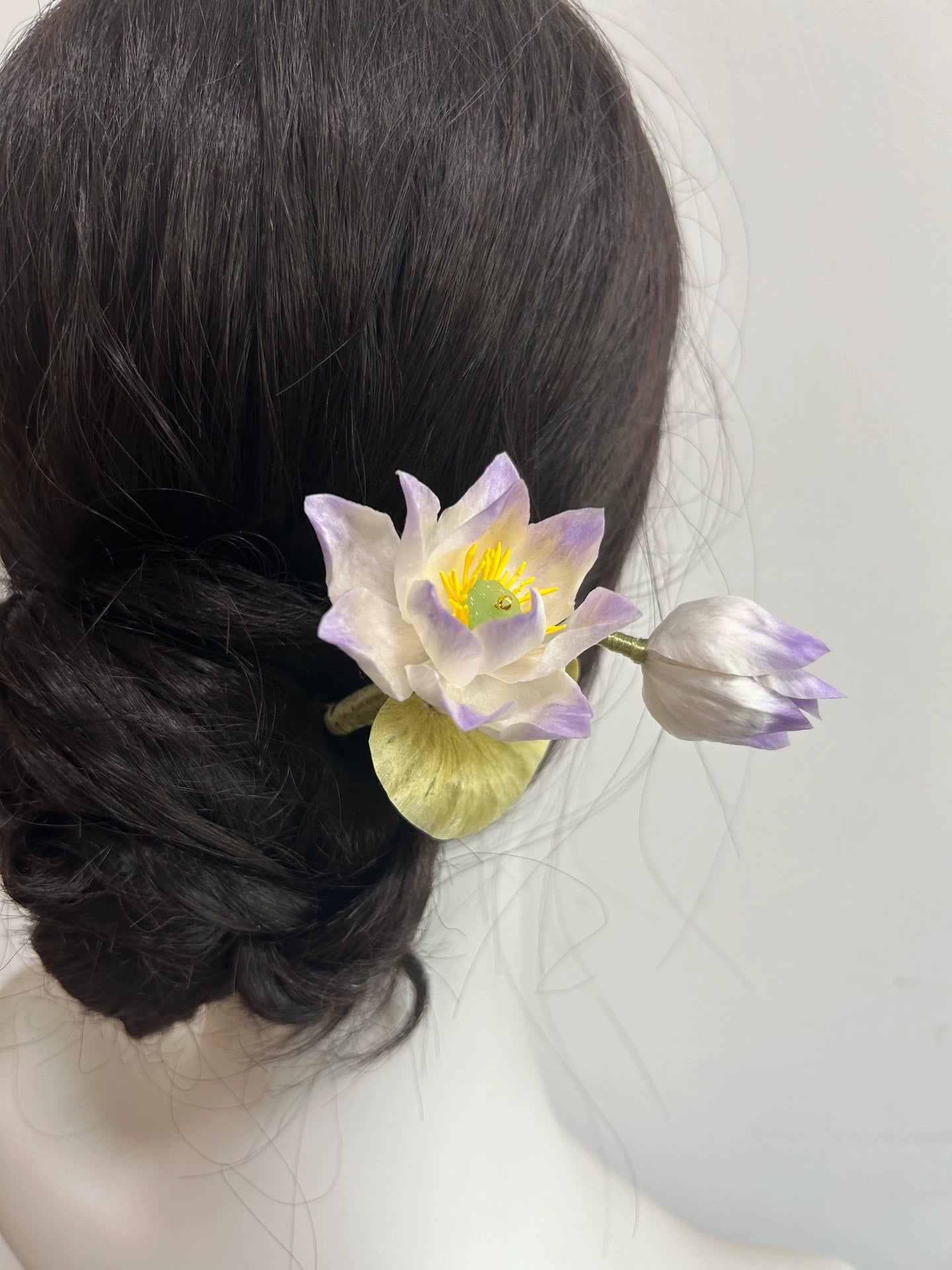 Handmade Ronghua Lotus Hairpin – Pale Purple & White Velvet Flower Hairpin