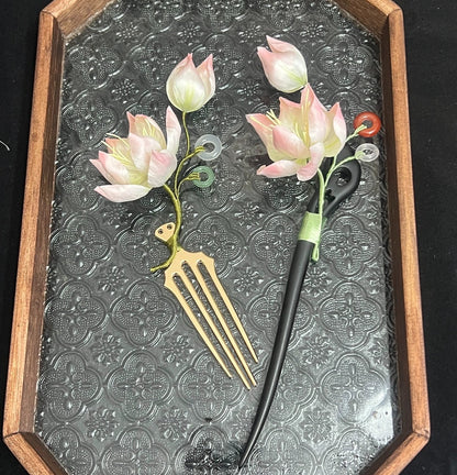 Handmade Ronghua pink-white lotus hairpin set – mulberry silk velvet flowers on gold 3-prong fork and wooden hair stick with jade and agate details