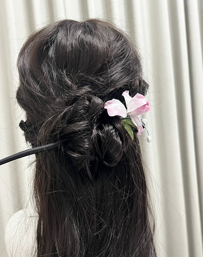 Handmade Ronghua Pink Iris Hairpin | Mulberry Silk Velvet Flower Headwear