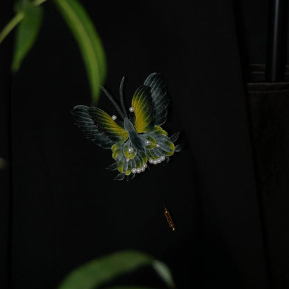 Handmade Ronghua Antique-Style Butterfly Brooch | Mulberry Silk Velvet Classical Chinese Painting Butterfly Pin