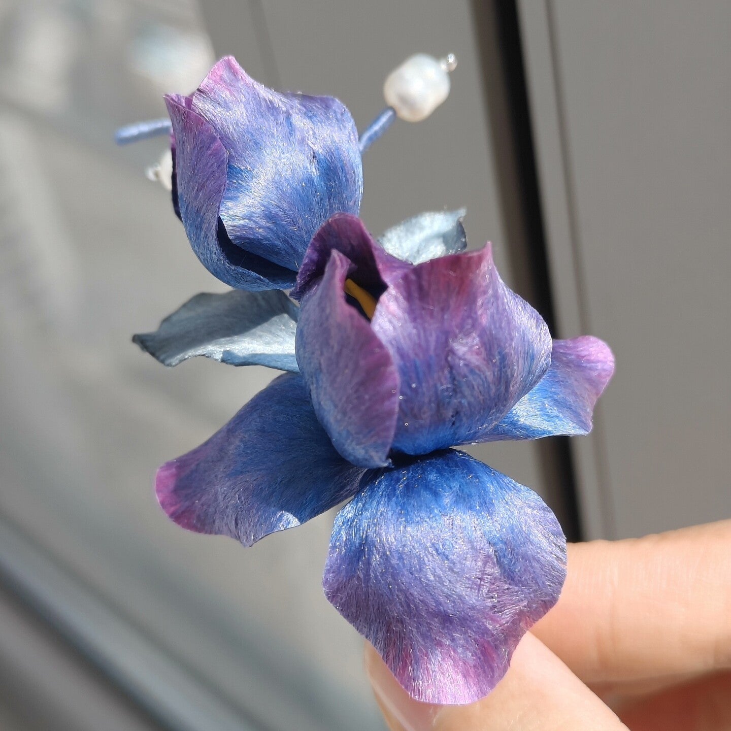 Handmade Ronghua Iris Brooch | Blue-Purple Mulberry Silk Velvet Flower Pin