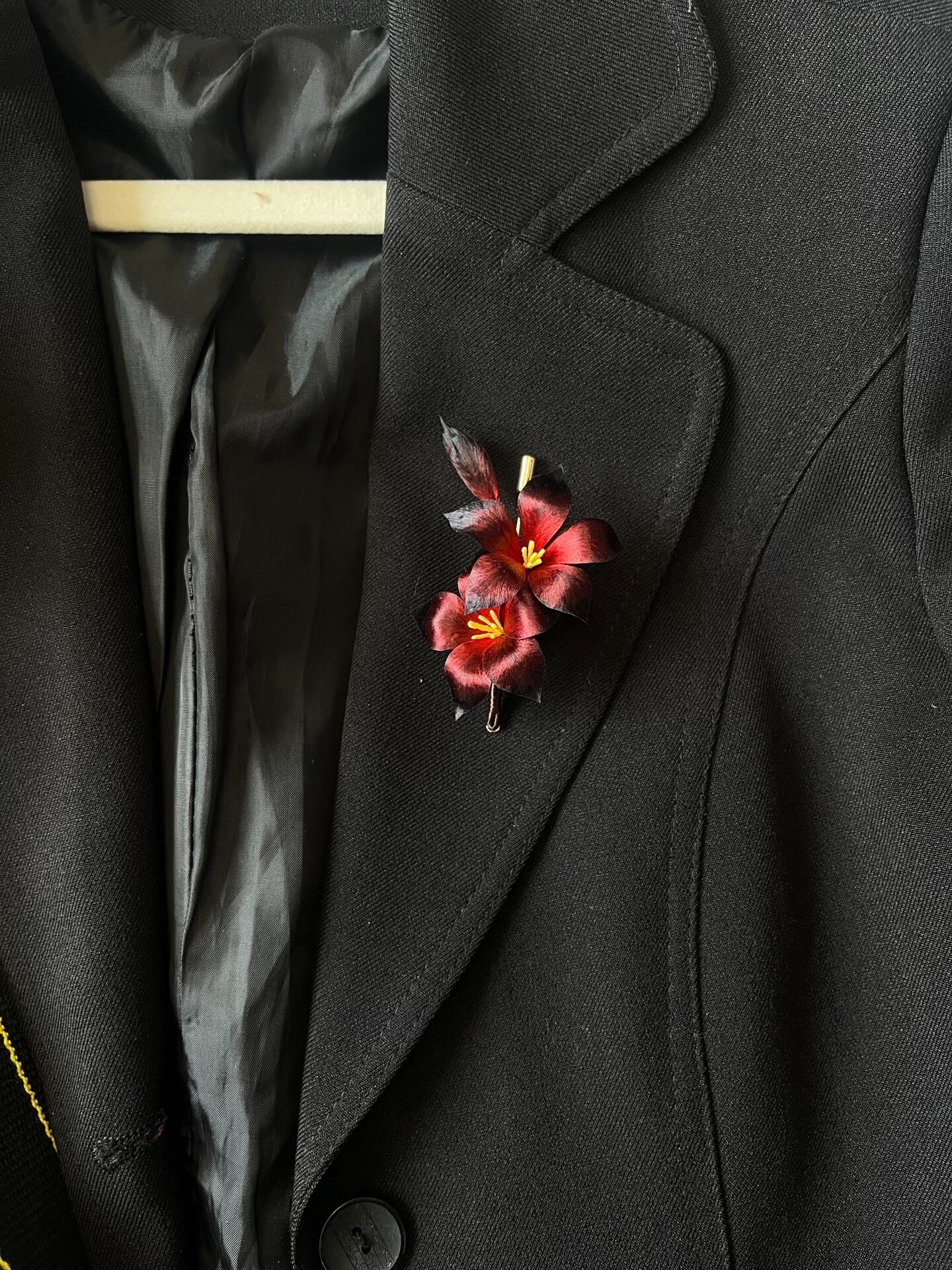 Handmade Ronghua black-red datura brooch worn on black coat – mulberry silk velvet mandala flower pin