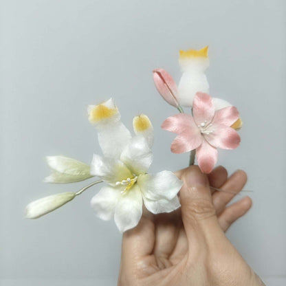 Handmade Ronghua Cat & Lily Brooch | Pink-White Mulberry Silk Velvet Kitten Flower Pin