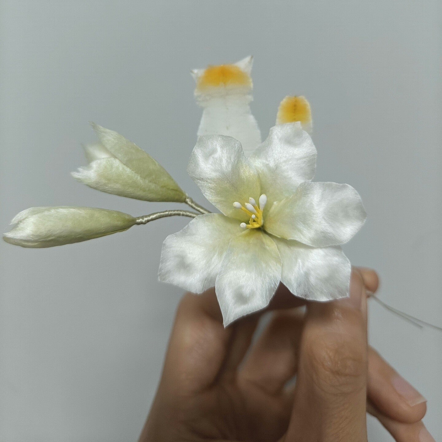 Handmade Ronghua Cat & Lily Brooch | Pink-White Mulberry Silk Velvet Kitten Flower Pin