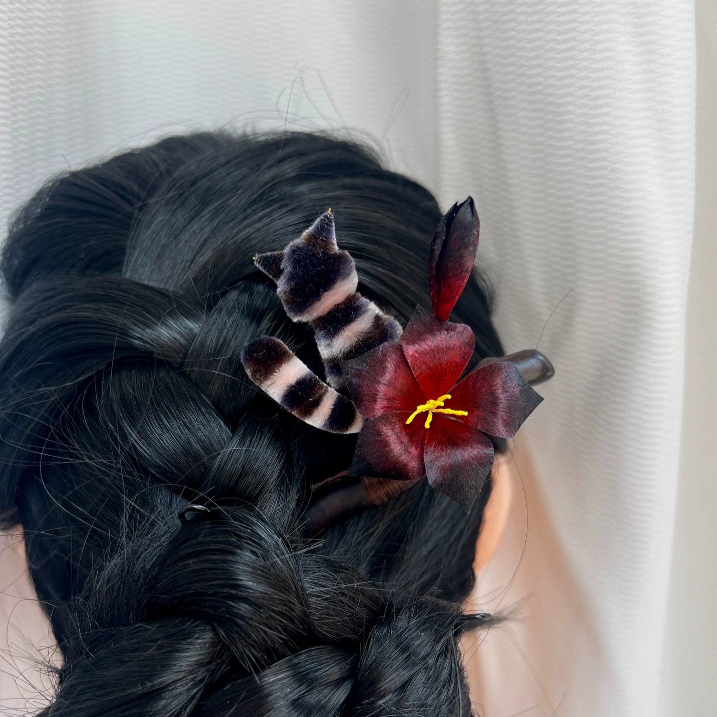 Handmade Ronghua Datura Cat Hairpin | Black-Red Mulberry Silk Velvet Mandala Flower Kitten