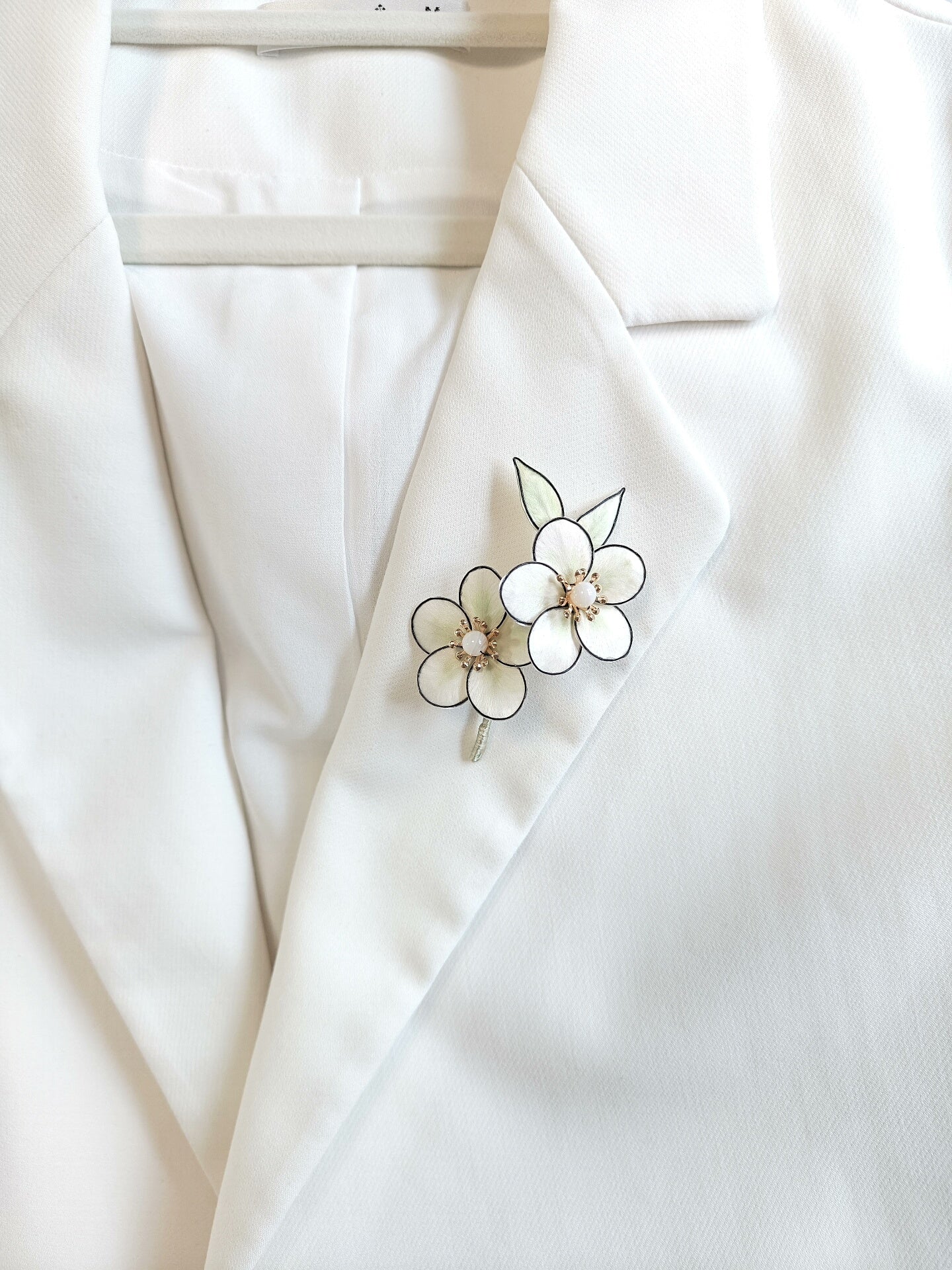 Handmade Ronghua White Anime Flower Brooch | Ivory Mulberry Silk Velvet Blossom Pin