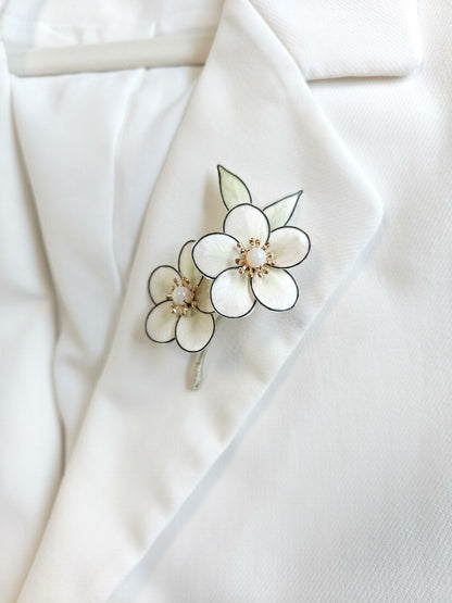 Handmade Ronghua White Anime Flower Brooch | Ivory Mulberry Silk Velvet Blossom Pin