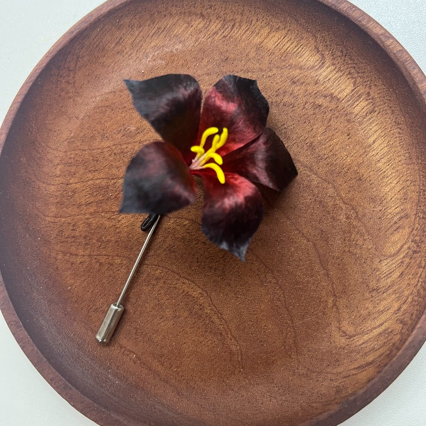 Handmade Ronghua black-red datura lapel pin – mulberry silk velvet mandala flower stick pin