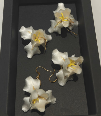 Handmade Ronghua White Flower Drop Earrings | Pure White Mulberry Silk Velvet Bridal Earrings