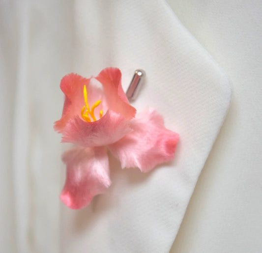 Handmade Ronghua Pink Iris Brooch | Soft Pink Mulberry Silk Velvet Bearded Iris Pin
