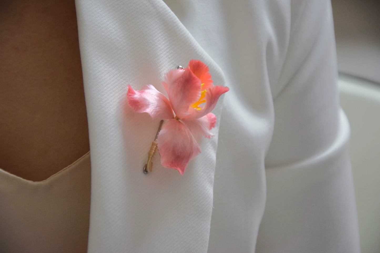 Handmade Ronghua Pink Iris Brooch | Soft Pink Mulberry Silk Velvet Bearded Iris Pin