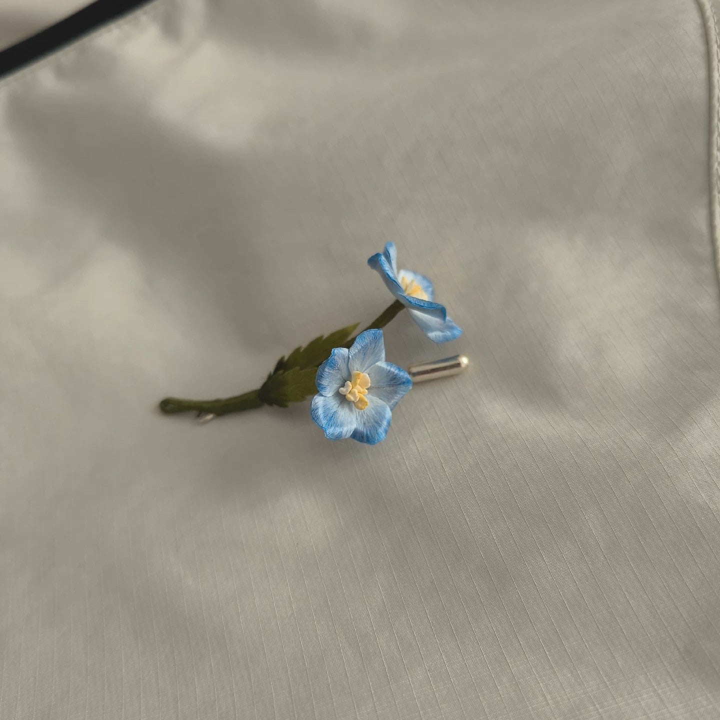 Handmade Ronghua Star Flower Brooch | Blue-White Mulberry Silk Velvet Double Blossom Lapel Pin