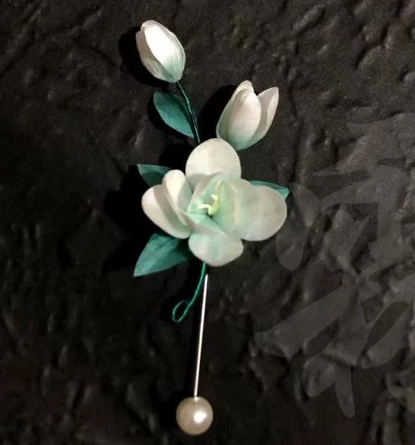 Handmade Ronghua white jasmine lapel pin with pearl – mulberry silk velvet flower stick pin