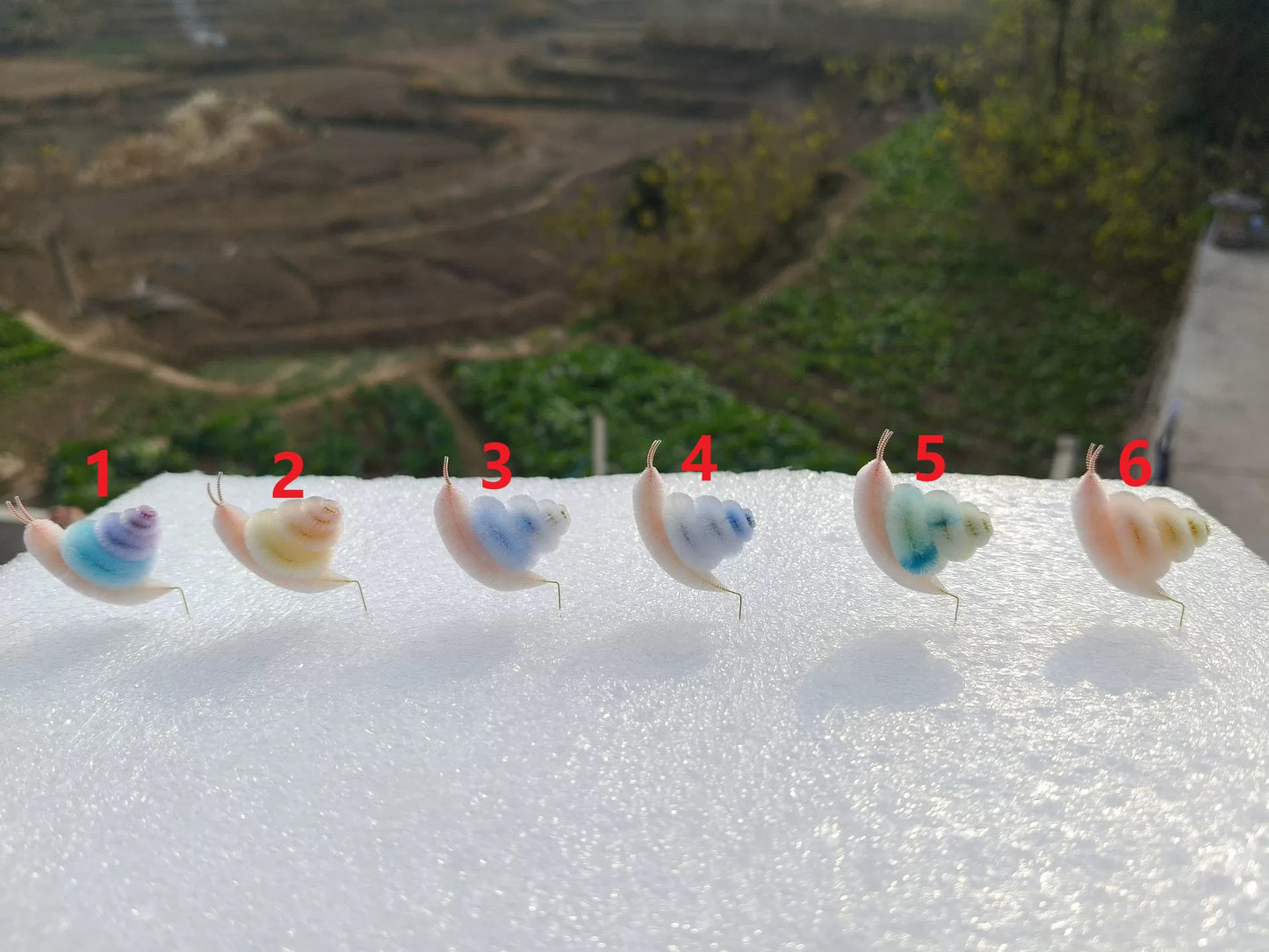 Handmade Small Ronghua Snail Ornament - Natural Mulberry Silk, 7 Colors