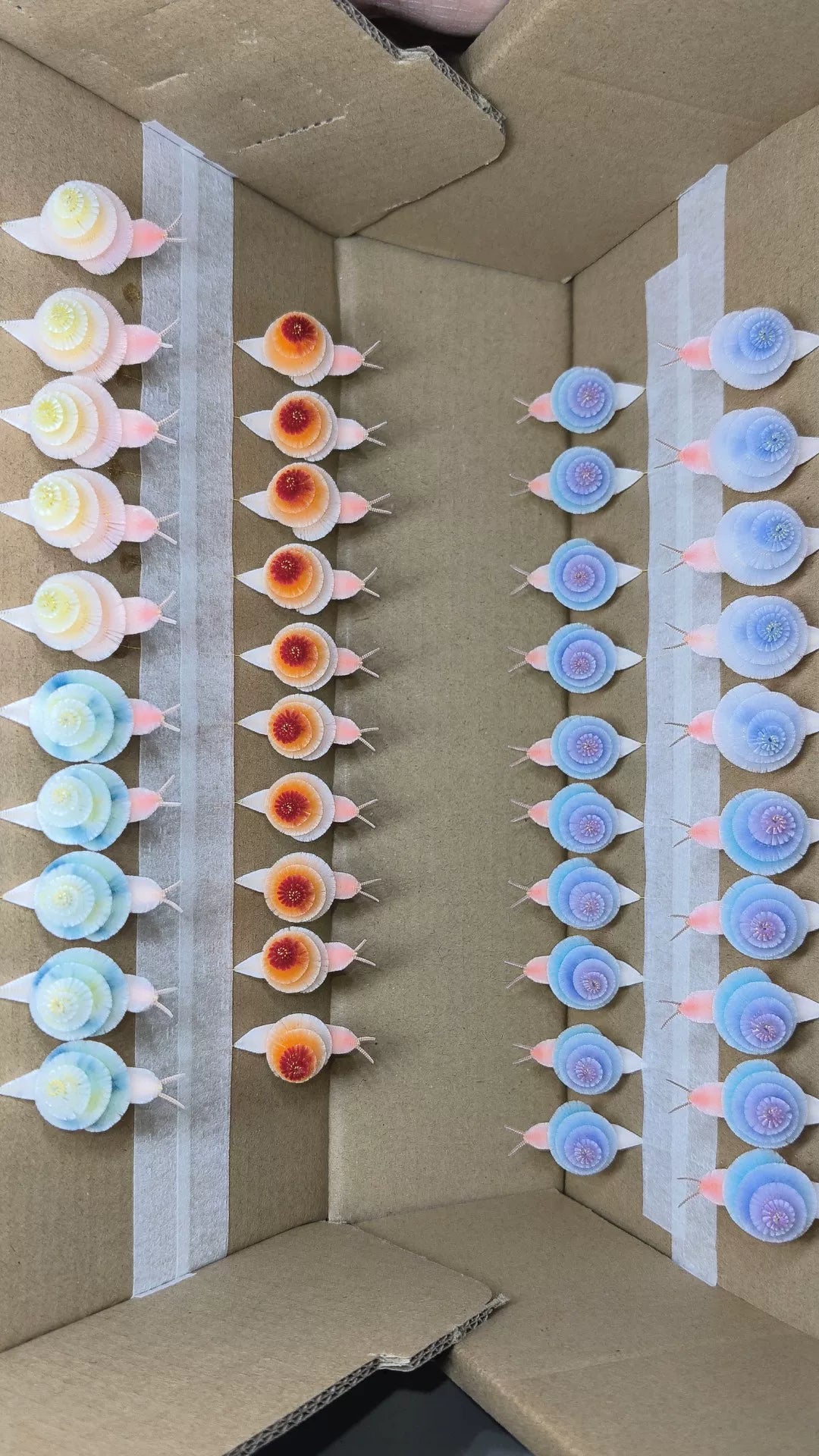 Handmade Small Ronghua Snail Ornament - Natural Mulberry Silk, 7 Colors