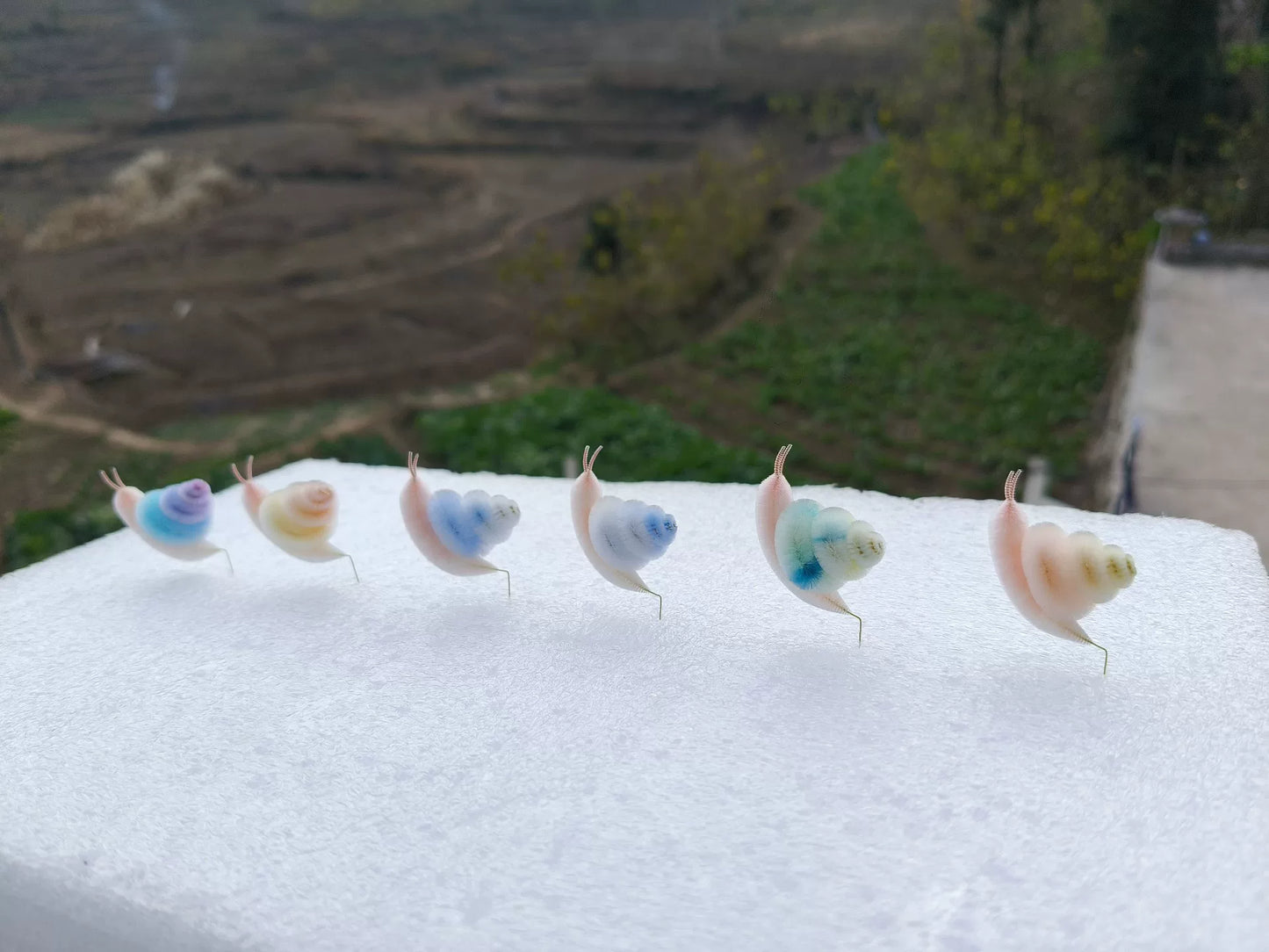 Handmade Small Ronghua Snail Ornament - Natural Mulberry Silk, 7 Colors