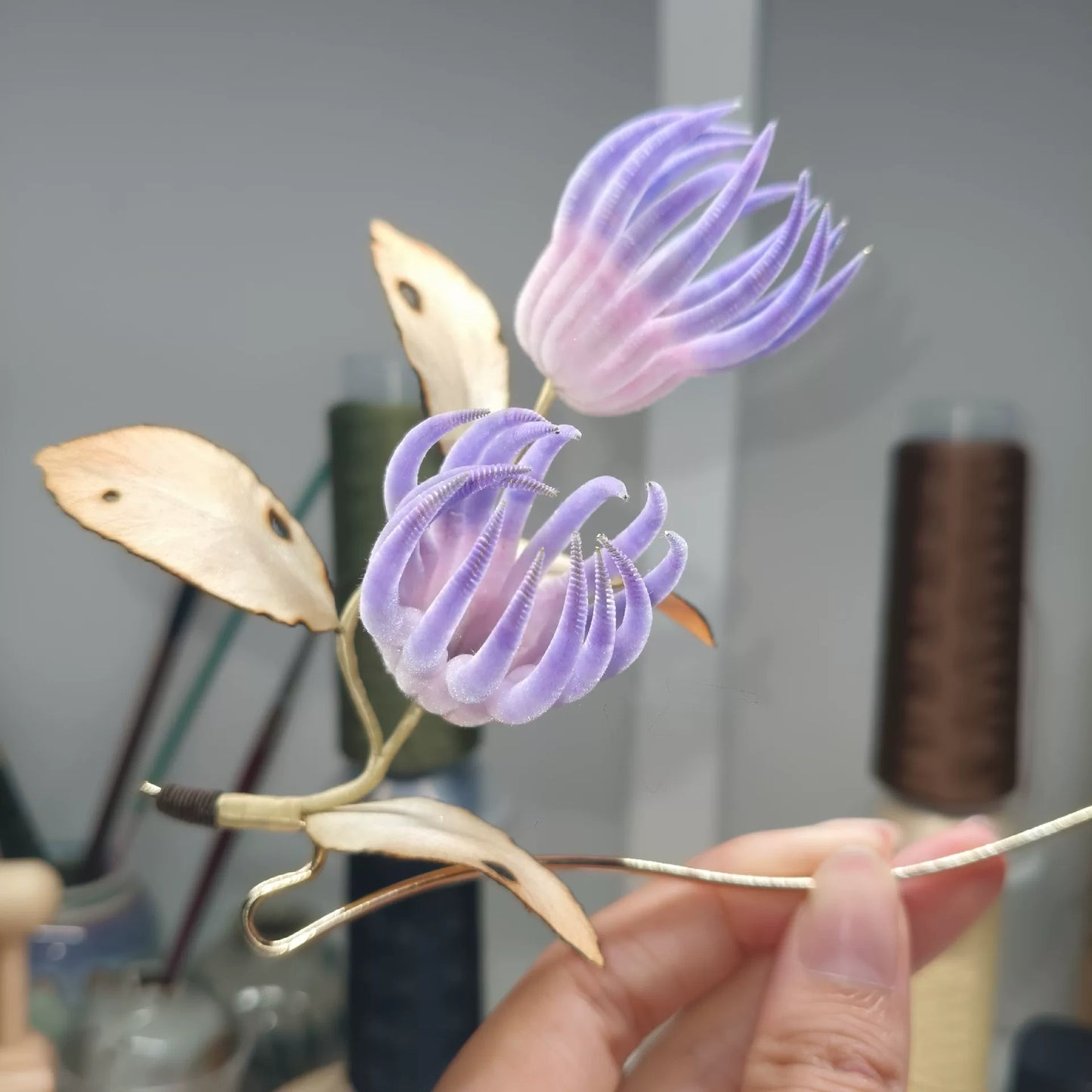 Handmade Ronghua Buddha's Hand Hair Pin - Natural Mulberry Silk